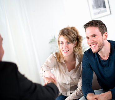 couple with a consultant salesman couple with a consultant salesman