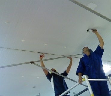 Painting interior – replacing the sealants Painting interior - replacing the sealants